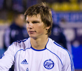 Arshavin - Conflicting statements from his agent and Wenger